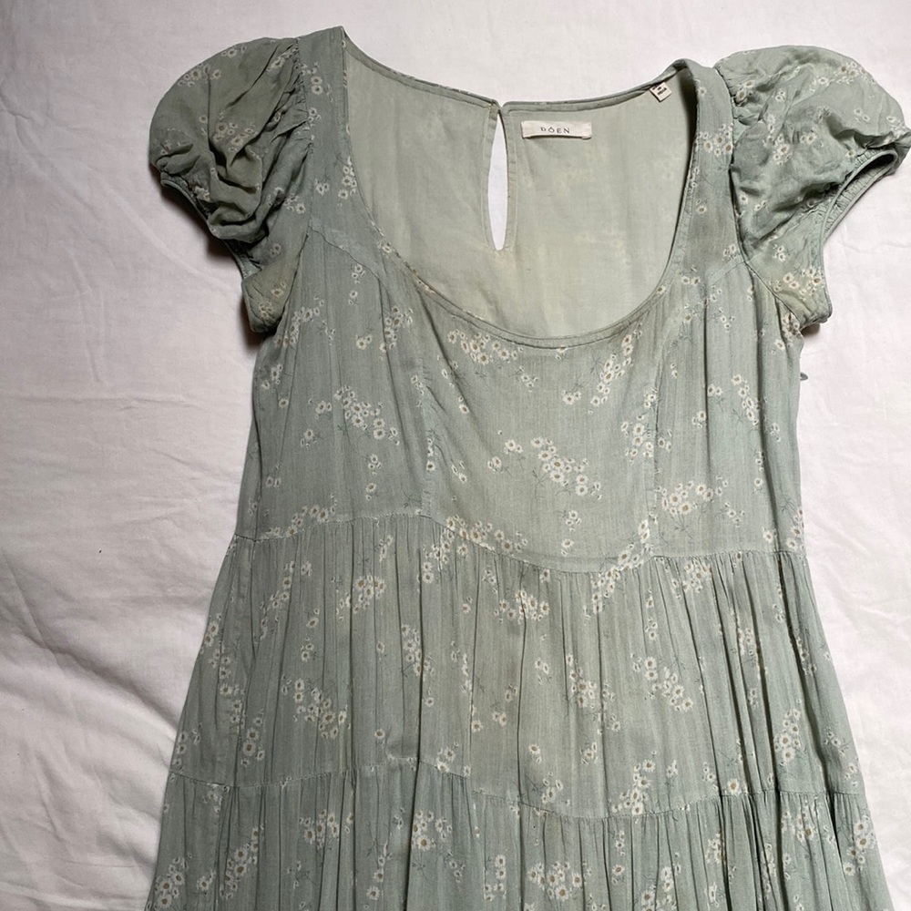 Beautiful light flowing Doen daisy dress